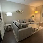 The Nash Luxe, Pool, Gym, Nightlife! Apartment *
