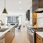 Apartment New Stylish Nash Townhouse W Hot Tub & Rooftop Nashville