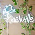 New Stylish Nash Townhouse W Hot Tub & Rooftop Apartment *
