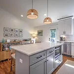 Dream Sylvan Park 4 Bed 3 Bath, Lush Outdoor Area