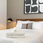 The Saddlery - Key Note - Walk To Broadway