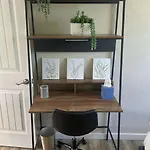 Sleeps 6-Full Kitchen-4 Beds-Big Couch-Officespace