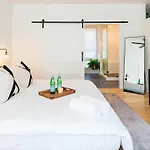 Nash Chic Near Dt Rooftop Luxe Comfort Holiday home Nashville