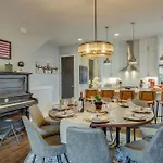 New Nashvegas Downtown Rooftop Views 13beds Holiday home