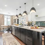 Rooftop Fire Pit & Skyline Views Near Broadway