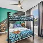 Brand New Views Karaoke Near Downtown Holiday home