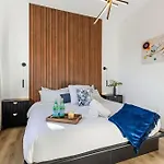 Holiday home Hot Tub Poker Pool Table & Rooftop Mls View Nashville
