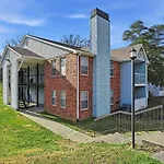 Apartment Comfortable Retreat With In-unit Washerdryer