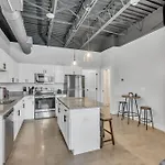 1br - King Bed - 10mins To Broadway Apartment *