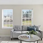 Apartment Comfortable Retreat With In-unit Washerdryer *