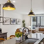 3br Townhome Rooftop Views Hot Tub & Fireplace Apartment