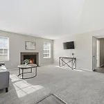 Comfortable Retreat With In-unit Washerdryer