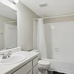 Comfortable Retreat With In-unit Washerdryer Apartment *