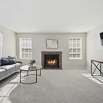 Apartment Comfortable Retreat With In-unit Washerdryer *