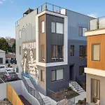 Lux Retreat Xl Group Skyline Game 3 Mi Dt Spa