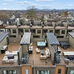 3br Townhome Rooftop Views Hot Tub & Fireplace Apartment