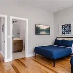 Spacious Nash For 12 Guests With Rooftop Views And Hot Tub Nashville
