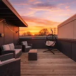 Chic Nashville Home Near Downtown Sleeps 14