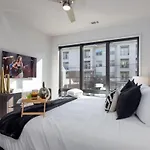Echo - Odyssey - Heart Of Midtown Holiday home *
