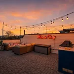 New Nashvegas Downtown Rooftop Views 13beds Holiday home Nashville