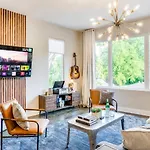 New Nashvegas Downtown Rooftop Views 13beds *