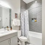 New Nashvegas Downtown Rooftop Views 13beds Holiday home