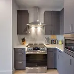 Holiday home Twin Notes - Odyssey - 2 Units - Mins To Broadway *