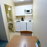 Hotel Hometowne By Red Roof - Airport/briley Pkwy 2*