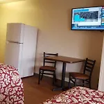 Hotel Hometowne By Red Roof - Airport/briley Pkwy 2*
