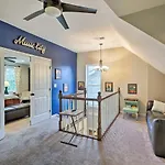 Nashville Home With Fire Pit And Yard, 3 Mi To Dwtn