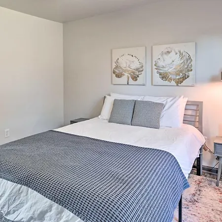 Apartment Retreat About 5 Mi To Downtown!