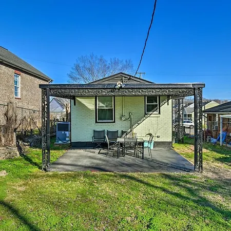 Holiday home Cozy Vacation 3 Mi To Downtown Nashville