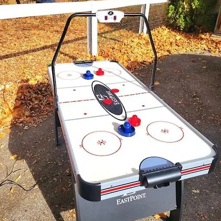 Thennc:billiard-grill-pingpong-airhockey-foosball * Nashville