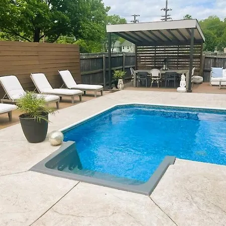 Holiday home The Music Pool House