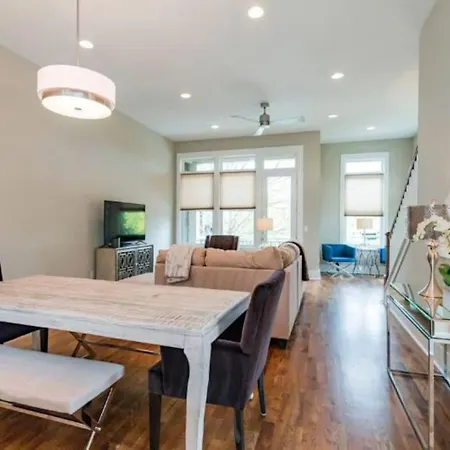 Holiday home East Lux Townhome
