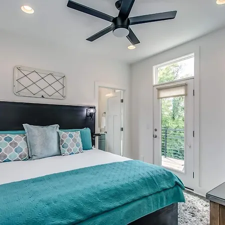 Private Parking, Patios In Stunning East Nash 5 Min From Dt Holiday home