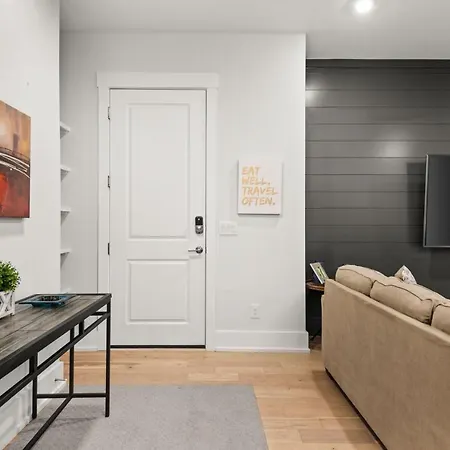 Apartment High End Getaway W Balcony In Prime West End