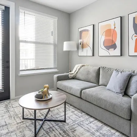Modern In Prime Location Id9717x32 *