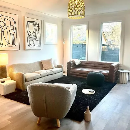 Nashvilla. A Luxe Escape + 3 Miles To Downtown. Nashville