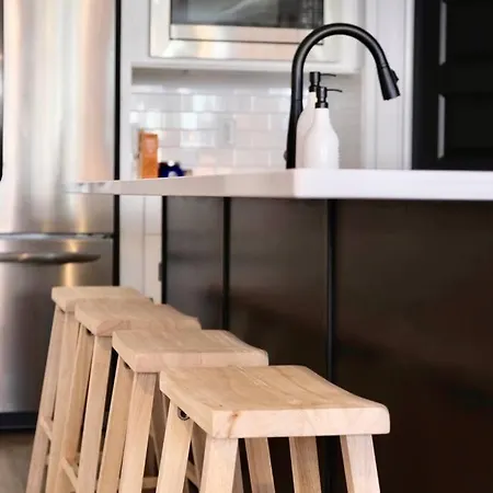 Holiday home Nashvilla. A Luxe Escape + 3 Miles To Downtown. Nashville