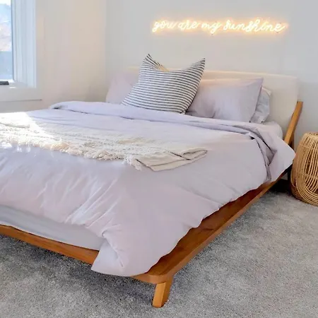 Nashvilla. A Luxe Escape + 3 Miles To Downtown.