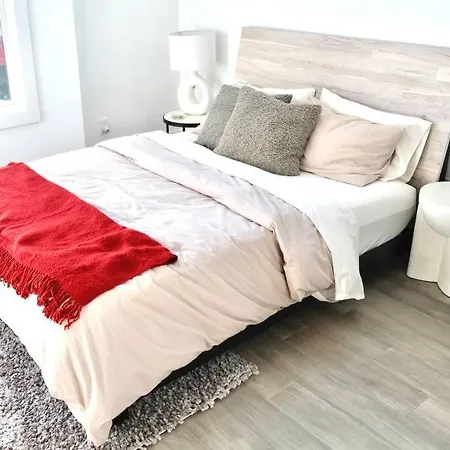 Nashvilla. A Luxe Escape + 3 Miles To Downtown. Nashville