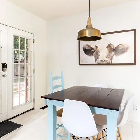 Modern House—a Perfect Away From Holiday home *