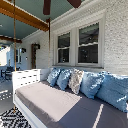 Modern House—a Perfect Away From