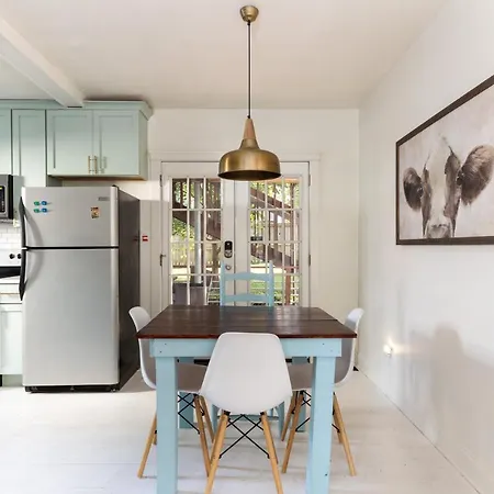 Modern House—a Perfect Away From Holiday home