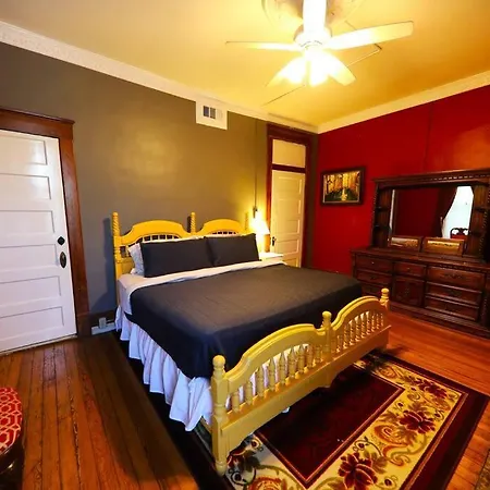 7000sf 11bed/3bth 3 Acres! 5 Minutes Downtown Holiday home Nashville