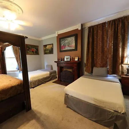 Holiday home 7000sf 11bed/3bth 3 Acres! 5 Minutes Downtown Nashville