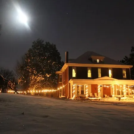 7000sf 11bed/3bth 3 Acres! 5 Minutes Downtown Holiday home