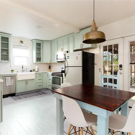Modern House—a Perfect Away From Nashville