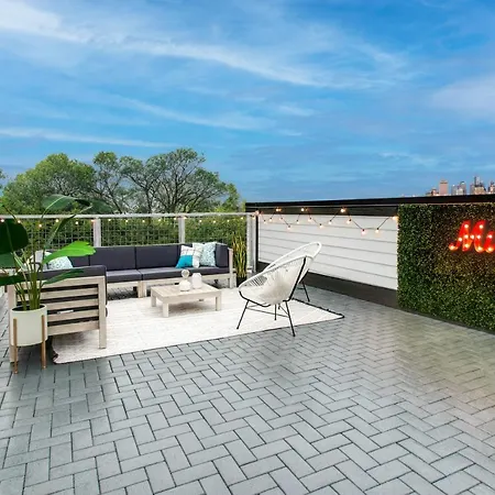 Bluebird Karaoke-16 Beds-games-rooftop Views